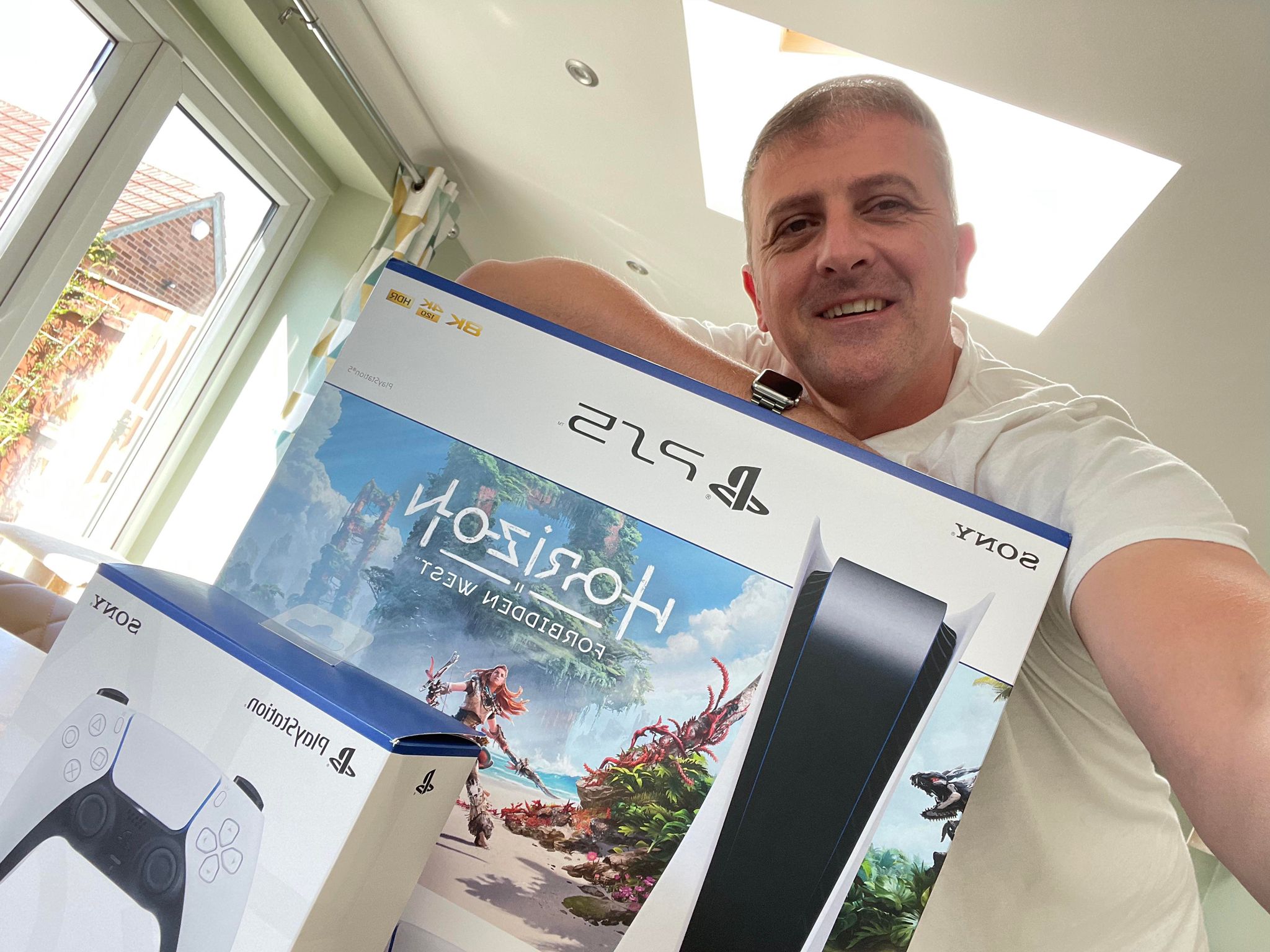Winner Chris Parker of a Sony Playstation 5 Disk Edition & Extra Controller & Horizon Game - 825GB - 6th July